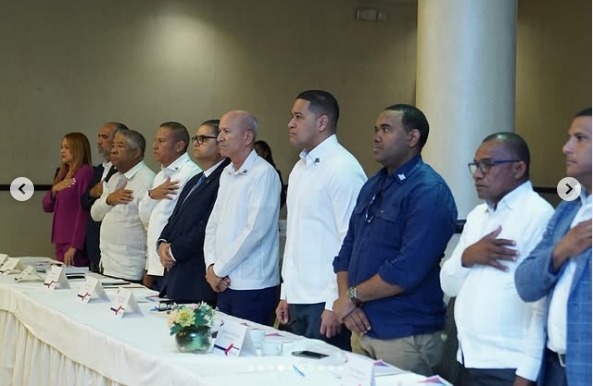 Nuestro presidente y alcalde de Samaná, Nelson Núñez, encabezó la primera reunión del Consejo Directivo del 2026